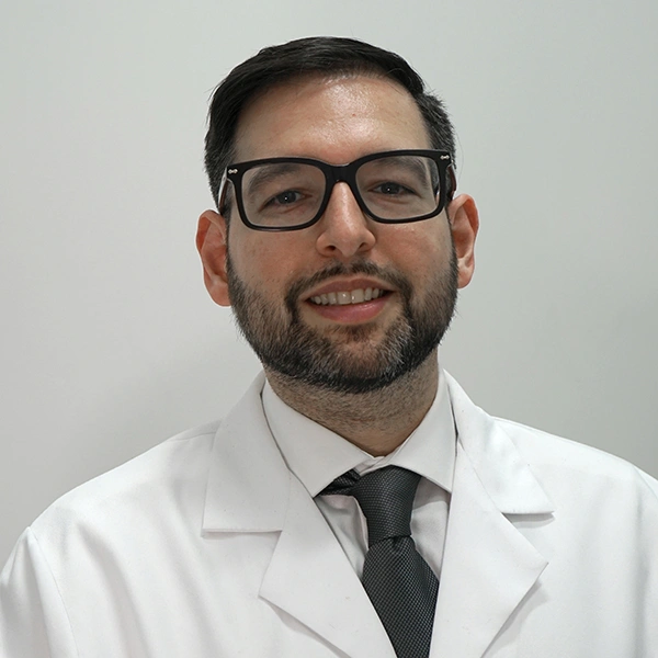 Dr. Yoshua Quinones